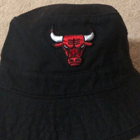 mitchell and ness bulls bucket hat